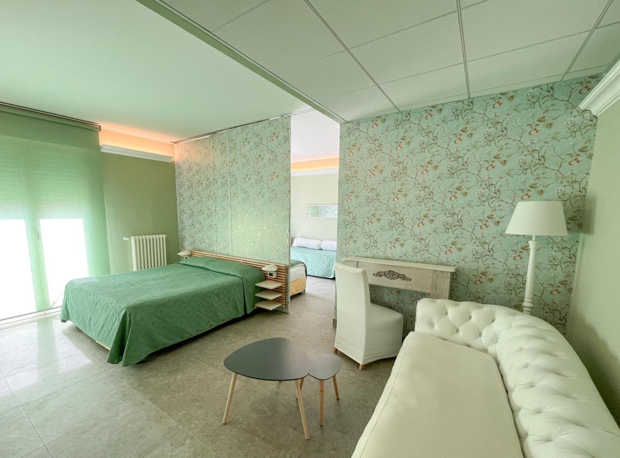 Jasmin Charme Hotel Diano Marina Exterior photo
