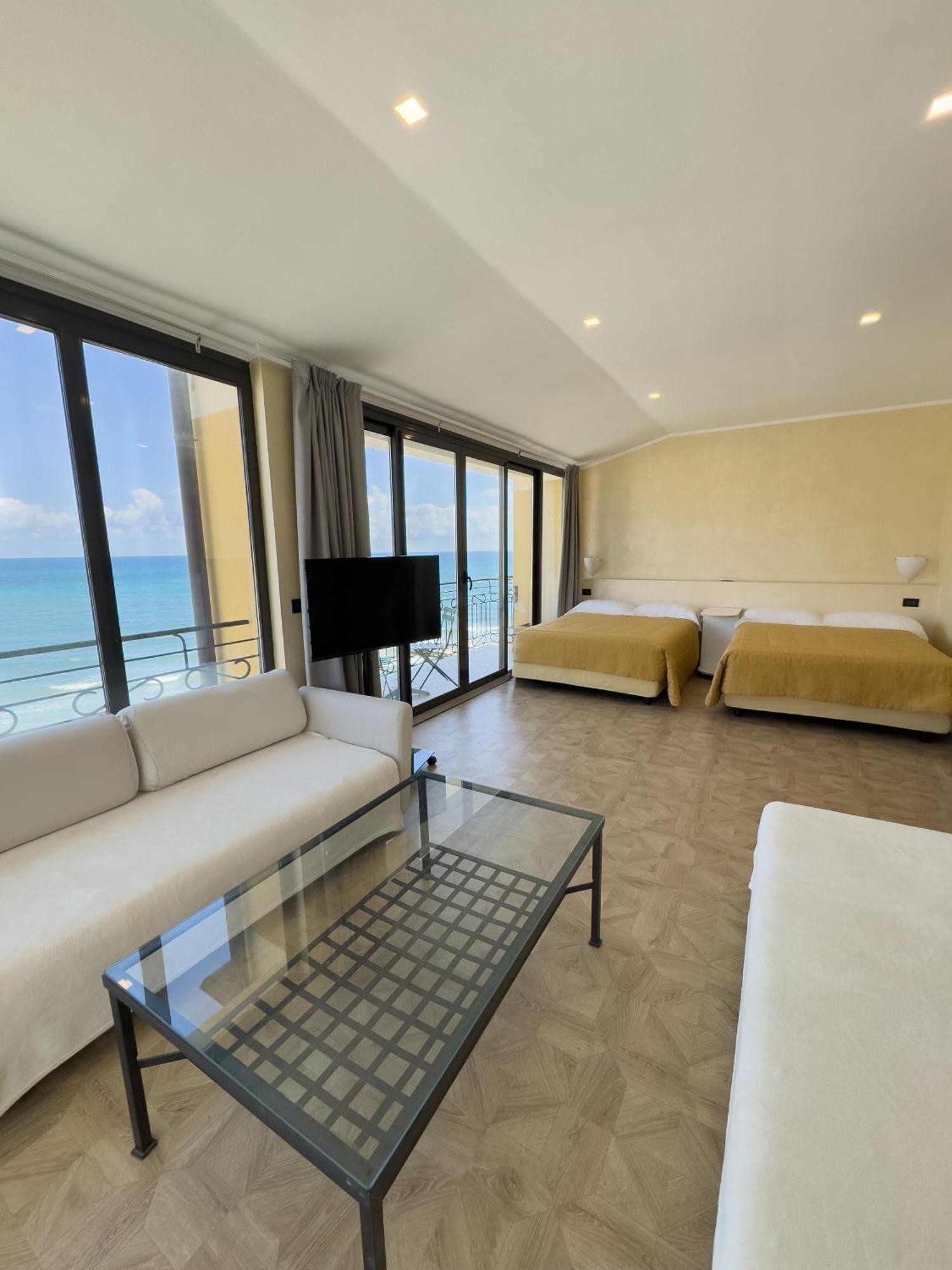 Jasmin Charme Hotel Diano Marina Exterior photo