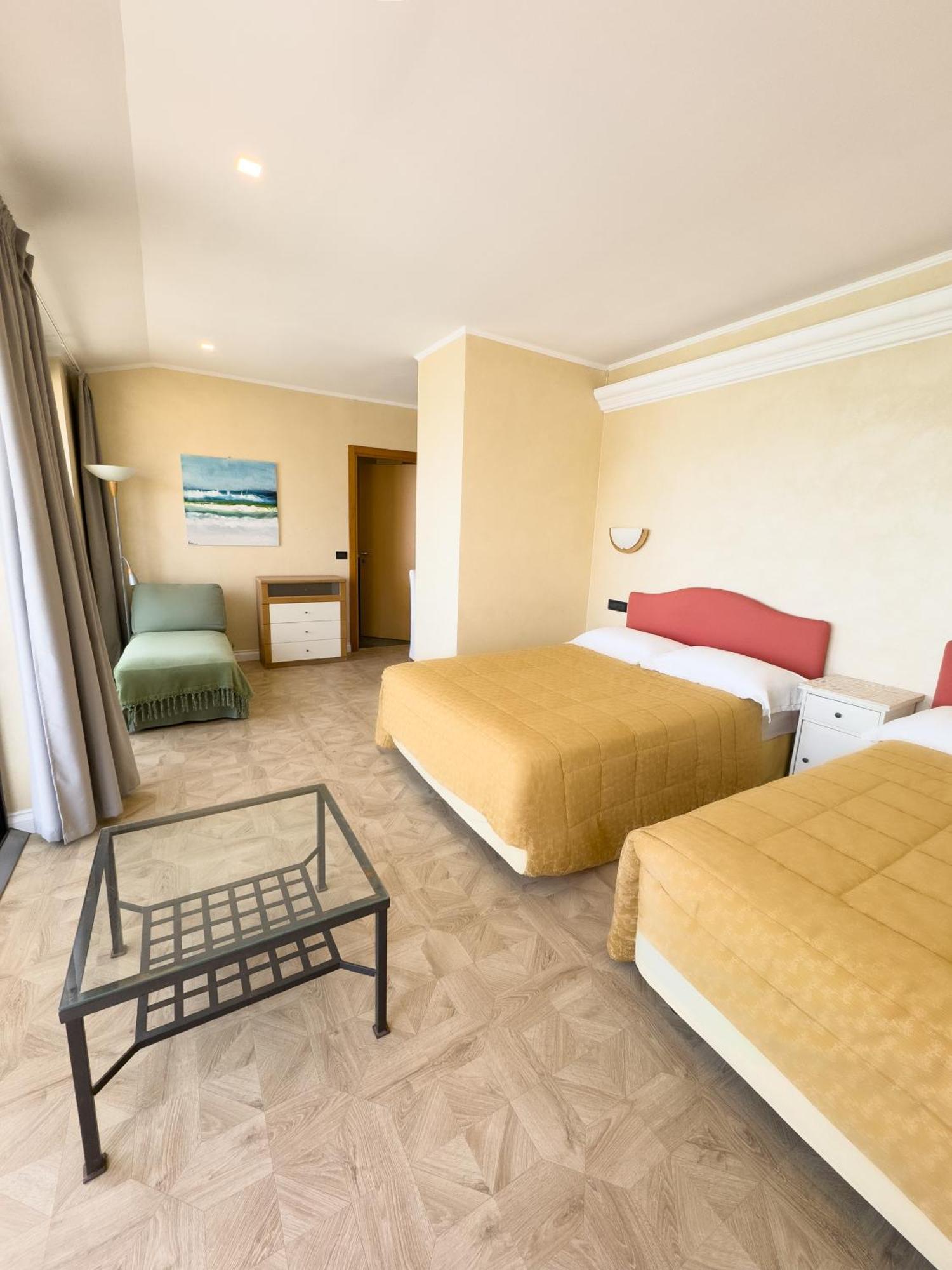 Jasmin Charme Hotel Diano Marina Exterior photo