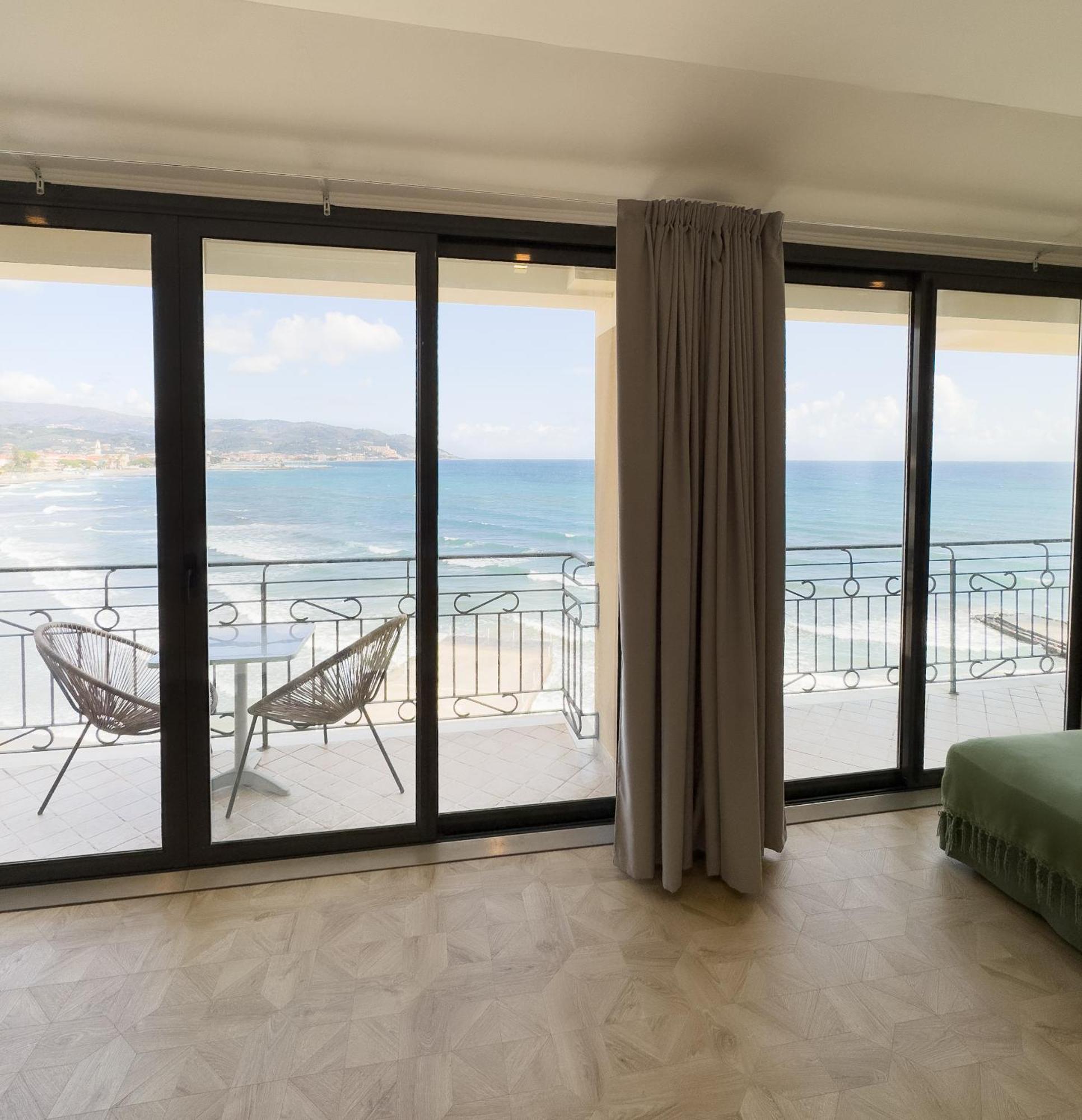 Jasmin Charme Hotel Diano Marina Exterior photo